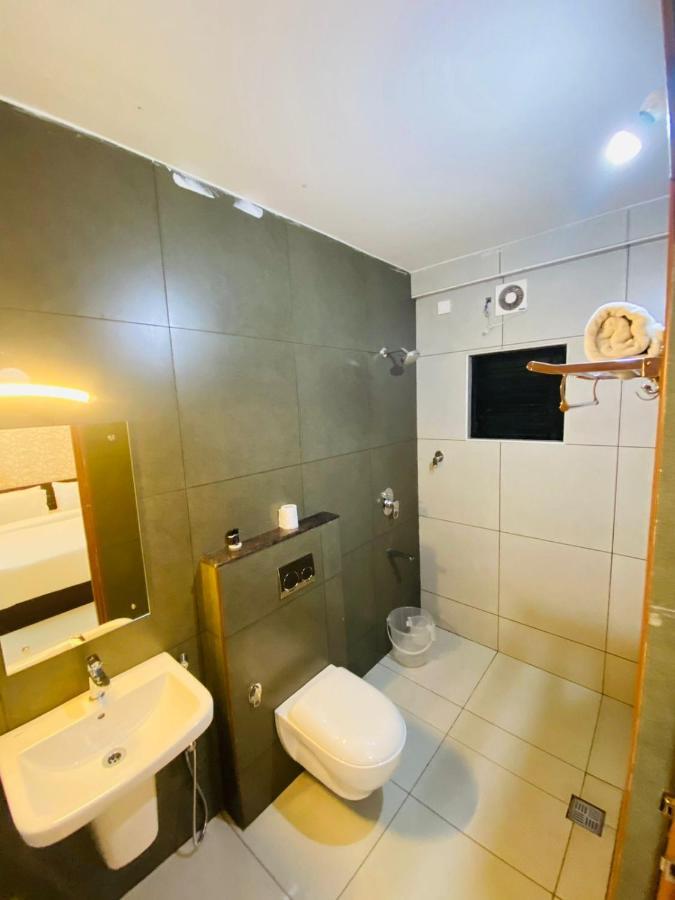 Hotel Nujoom Rooms & Apartments Kochi Exterior foto